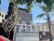 ¡Increíble casa en zona de alta afluencia!