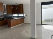 Increíble casa estilo moderno y excelente ubicación!