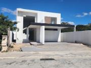 INCREÍBLE RESIDENCIA EN VENTA EN LA ESPECTACULAR PRIVADA...