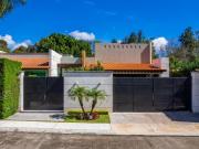 Increíble Residencia Familiar de un Nivel con Alberca,...