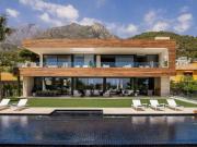 Increíble Villa en exclusiva Urbanización Cascada de Camoján