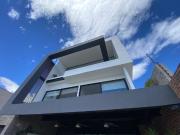 Increíble y moderna casa en juriquilla