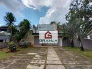 Incrível Casa com 3 suítes, planejados, climatizada! à...