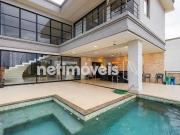 Incrível Casa de Alto Padrão em Condomínio Fechado...