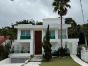 Incrível mansão à venda em Riviera de São Lourenço...