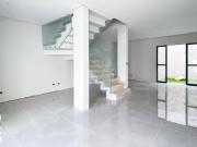 INCRÍVEL TRIPLEX 160 m² com 3 quartos sendo 1 suíte, 3...