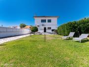 Incrvel Moradia com Jardim e Zona de Lazer para Venda em...