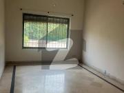 Independent & Modern: Renovated 2 Bedrooms Upper Portion...