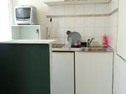 Independent studio Paris metro 5