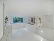 Indoor Pool mit Sonnenfenster+ Großes Anwesen mit...