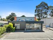 INDUSTRIAL SHOWROOM AND WORKSHOP