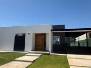 INKASA INMOBILIARIA ALQUILA CASA A ESTRENAR EN BARRIO...