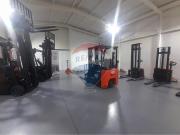 Inmejorable bodega con oficinas