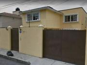 INMEJORABLE OPORTUNIDAD! HERMOSA CASA EN EXCELENTES...