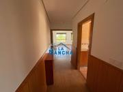 INMOBILIARIA LA MANCHA VENDE DUPLEX CON 5 HABITACIONES...