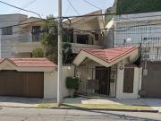 INMUEBLE CON EXCELENTE UBICACIÓN Y DISEÑO EN LOMAS DE...