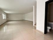 Inmueble versátil: bodega, oficina o local en planta...