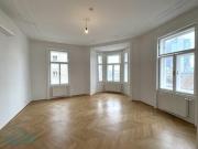 INNENSTADT WOHNUNG MIT KLEINEM BALKON