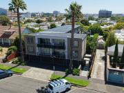 Inner City Apartment Walk To Waterfront!