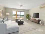 Inner City convenience with Mt Coot tha Views