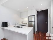 Inner Footscray Apartment, City Views & The Option Of...