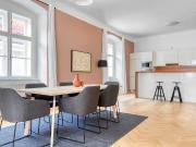 Innere Stadt 2br w/ elevator & pvt entry nr U1/4, Vienna...