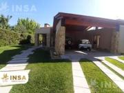 INSA PROPIEDADES OFRECE A LA VENTA CASA EN BARRIO PORTAL...