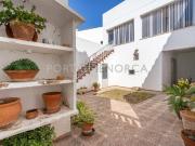 Interesante Casa a 50 metros del casco antiguo de...