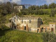 Interessante proprietà in posizione panoramica con...