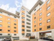 Inverness Mews, London E16, 1 bed flat to rent, £1,600...