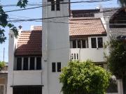 INVERSION Casa en venta 5 ambientes c/cochera y pileta...