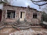 Inversión con Potencial: Dos Casas Juntas en San Esteban