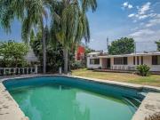 INVERSIONISTAS, CASA DE UN NIVEL CON JARDIN Y ALBERCA EN...