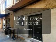 INVESTISSEMENT: Local à usage commercial de 50 m2 rénové ave