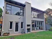investment gem in the heart of parkhurst!