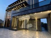 Investment opportunity! 1 Kanal House 6 Beds in...