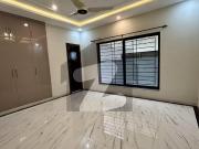 Investors rate Brand New 10 Marla House Bahria Town Phase 5