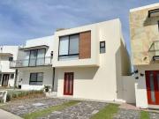 INVIERTE Y OBTEN GANANCIAS. CASA ADJUDICADA EN Av...