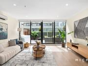 Inviting Indoor/Outdoor Entertainer in a Serene South...