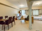 Inviting Modern Condo with Cozy Living Area in Avida...