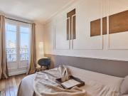 Isena 1 bedroom and balcony at École Militaire