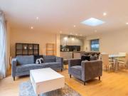 Islington Gates, Fleet Street B3, 3 bed flat to rent,...