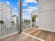 Issy les Moulineaux Trois pièces rénové avec large balcon
