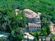 Italia Umbría Perugia Solomeo di Corciano.El Castillo....