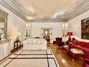 Itrs2624 Nel cuore pulsante di Firenze, all'interno...