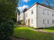 Ivy Drive, Lightwater, Surrey GU18, 2 bed flat to rent,...