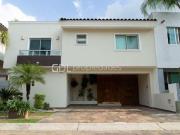 JARDÍN REAL CASA DE LUJO EN VENTA