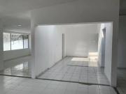 Jardines del Pedregal, Casa con uso de suelo para...