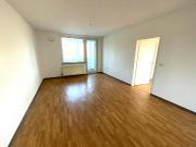 Jetzt zugreifen! Gepflegte 2,5 Zimmer Wohnung mit Loggia...