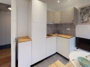 Joli 2 pièces meublé refait à neuf. Libre de suite